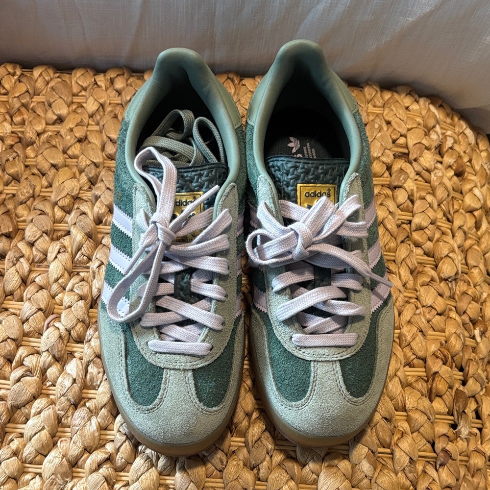 Adidas Gazelle Sneakers in Green and White - Picture 2 of 5